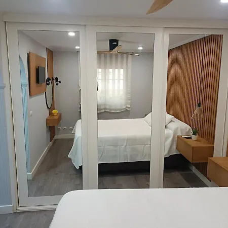 3 Medina Azahara 아파트